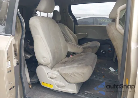 2011 Toyota Sienna Base V6 из США, поврежденный, VIN 5TDZK3DC6BS041532